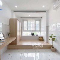 Studio Full Nội Thất Cửa Sổ Lớn Ngay Ngã Tư Hàng Xanh