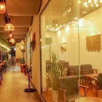 Cần Sang Lại Quán Cafe Ngay Đường Lê Hồng Phong