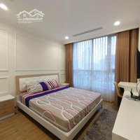 Cần Bán Gấp Đi Định Cư Mỹ; 2 Phòng Ngủ- Vinhomes Central Park 81M2 1 Tỷ 750, Lh Lam.