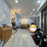 Thuận Tiện Kinh Doanh Buôn Bán Ngay Vòng Xoay Lê Đại Hành, Quận 11