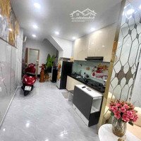 Bán Nhà - $ 5Tỷ6 - Nguyễn Văn Cừ -Quận 1-Diện Tích30M2 - 3Lầu- Shr - Hẻm 4M