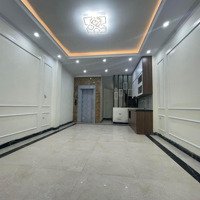 Cần Bán. Siêu Phẩm Quận Cầu Giấy 45M X 6T X 4,4M Thang Máy, Lô Gốc, Ngõ Thông, Xây Mới. Giá Bán 9,6Tỷ