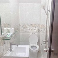 Cho Thuê Nhà 3 Tầng, 5 Phòng Ngủ + 5 Toilet, 2 Phòng Khách, Bếp, Logia, Sân Vườn, Gara