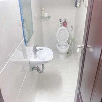 Cho Thuê Nhà 3 Tầng, 5 Phòng Ngủ + 5 Toilet, 2 Phòng Khách, Bếp, Logia, Sân Vườn, Gara