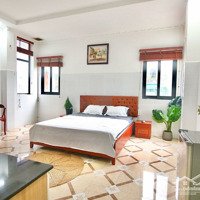 Căn Studio Cửa Sổ Thoáng, Full Nội Thất Ngay Quận 10