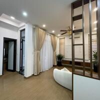 Cần Chuyển Nhượng Home Stay 4 Tầng TT Thành Phố Hoàn Toàn Mới