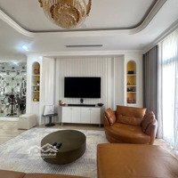 Cho Thuê Nhà 126M2 5 Tầng Full Nt Cao Cấp Tuyệt Đẹp, 2 Tầng Dưới Trống Làm Vp Tại Vinhomes Quận 9