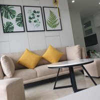 (View Hồ). Bán 2 Phòng Ngủ 2 Vệ Sinh83M2 Ban Công Đn Vinhomes D''capitale Trần Duy Hưng - Full Đồ Tòa C6 Vincom