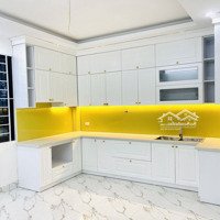 Cho Thuê Nhà M.phố Ngay Ngã Tư Tân Mai-Kim Đồng,Diện Tích70M2X 5 Tầngthang Máy