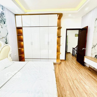 Bán Nhà 43M X 5 Tầng Thái Thịnh , Trung Tâm Đống Đa , Nhà Đẹp , Ô Tô Vào Nhà , Ở Ngay , Nhỉnh 8 Tỷ