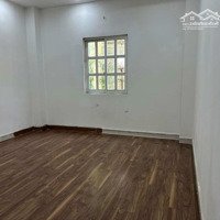 Share Lại Tầng 1 & 2 + 160M2 + Quận 3 Đường Nguyễn Đỉnh Chiểu