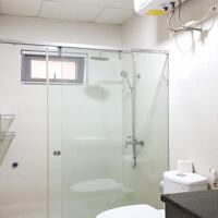 Cho thuê căn hộ dịch vụ tại Tô Ngọc Vân, Tây Hồ, 120m2, 2PN, đầy đủ nội thất hiện đại, ban công, sáng thoáng