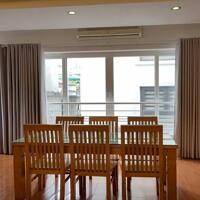 Cho thuê căn hộ dịch vụ tại Tô Ngọc Vân, Tây Hồ, 120m2, 2PN, đầy đủ nội thất hiện đại, ban công, sáng thoáng