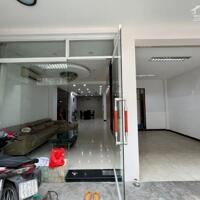 Cho Thuê Nhà Đường Sư Vạn Hạnh, Phường 12, Quận 10 - Ngang 7m x 15m - Trệt 3 Lầu