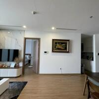 Bán căn hộ view hồ 3 phòng ngủ Vinhomes Skylake, tầng 26, sẵn hợp đồng thuê và nội thất, sổ lâu dài