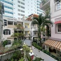 Cần bán nhà 4 tầng, trung tâm quận Phú Nhuận, giá chỉ 6,X tỷ, lh 0933110943