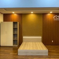 Căn Hộ 65M2 1 Phòng Ngủ Ban Công Full Nội Thất Ngay Vòng Xoay Phú Lâm