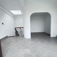 Bán Nhà Văn Miếu Quốc Tử Giám, 37M2, Oto Đỗ Cửa