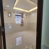 Nhà Thuê 3 Tầng+ St-80M2 ( 4 X 20) Hẻm Ô Tô, Gầnmặt Tiềnâu Dương Lân P2Q8- 4 Pn, 3 Wc. Giá: 17.5 Tr/Th