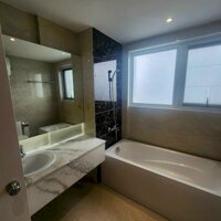 Cần cho thuê căn Penthouse Happy Valley Phú Mỹ Hưng. 225 m2, 4PN