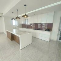 Cần cho thuê căn Penthouse Happy Valley Phú Mỹ Hưng. 225 m2, 4PN