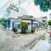 Nhà góc hai mặt tiền, đường ô tô, bên hông trường Nguyễn Hiền, Phước Hải, tt Nha Trang