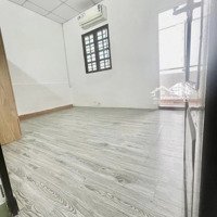 Căn Hộ 2 Phòng Giá Rẻ Có Nội Thất Ngay Sân Bay