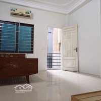 Cho Thuê Nhà Trương Công Giai 35M2 5 Tầng 3 Phòng Ngủ