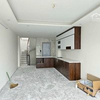 Chính Chủ Chị Phương Bán Nhà Phân Lô Phố Kim Đồng, 58M2 ,Mt 4,5, 5 Tầng, Giá Bán 9,3 Tỷ Ô Tô, Sổ Đẹp