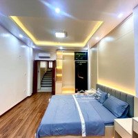 Bán Nhà Phố Hào Nam. Diện Tích 40M2. 6 Tầng. Giá Bán 9,8 Tỷ