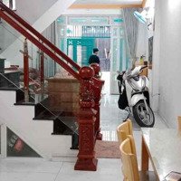 Xe Hơi Ngủ Trong Nhà Đường Thoại Ngọc Hầu, Tân Phú, Ngang 4 Dài 16M.