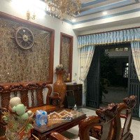 Nhà 240M2 3 Lầu Ngay Vincom Dĩ An Kinh Doanh Tốt