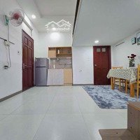 Cho Thuê Căn Duplex Cửa Sổ Trời, Full Nội Thất Gỗ Ở Tân Bình.