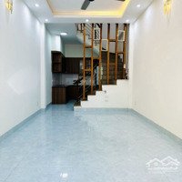 Nhà 4 Tầng, Dân Xây Phố Trạm, Đầu Cầu Vĩnh Tuy, Sổ 35M2, Giá Bán 3.79 Tỷ