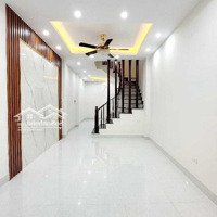 Bán Gấp Nhà Đẹp Phố Trạm 40M2, 4 Phòng Ngủ Ô Tô Đỗ Cửa, Chỉ 6.55 Tỷ.