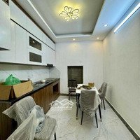 Lên Chung Cư Bán Gấp Nhà Yên Lộ 40M2, 5 Tầng Ngay Kđt Đô Nghĩa Chỉ 4 Tỷ 0707855855