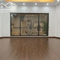 Nguyên Căn Hoàng Cầu - Trần Quang Diệu, 70M*5 Tầng - 10 Phòng Ngủ, Khu Phân Lô, Oto Tải Đỗ Ngày Đêm