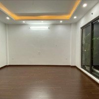 Nguyên Căn Hoàng Cầu - Trần Quang Diệu, 70M*5 Tầng - 10 Phòng Ngủ, Khu Phân Lô, Oto Tải Đỗ Ngày Đêm