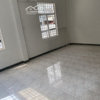 Cho Thuê Phòng 25-35 M2 , Giá 3. 5 Triệu/Th. Mặt Tiền Ngay Cầu Chữ Y