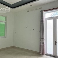 Cho Thuê Biệt Thự Khang Điền 10X20M 3 Lầu 6 Phòng Ngủgần Dương Đình Hội