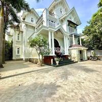 Cho thuê biệt thự Thảo Điền, khu compound, 500m2 đất, 3 tầng, gồm 5PN