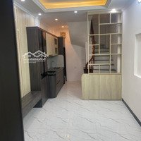 Bán Căn Nhà 30X5Tầng Ngay Sát Cấp 2 Vĩnh Hưng Ô Tô Đỗ Sát Nhà.