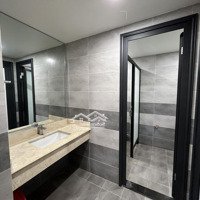 Văn Phòng 110M2 View Kính, Có Vách Ngăn Đường Nguyễn Gia Trí Chỉ 26 Triệu