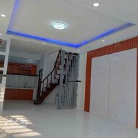 Bán Gắp Nhà 1 Trệt 1Lầu 4X7 (Giá: 630 Triệu ) Đức Hòa Long An