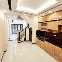 Cho Thuê Nhà Nguyên Căn Hào Nam, Diện Tích 60M2 X 5T, Ô Tô Đỗ Cửa.gía Cho Thuê 16 Triệu/Tháng