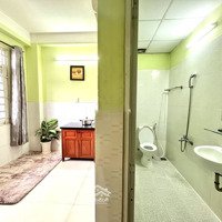 Studio Xinh Xắn Cửa Sổ Lớn Đón Nắng 5P Đi Ngã Tư Hàng Xanh, Đh Hutech