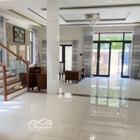 Cho Thuê Nhà Kiểu Biệt Thự 200M2 Đất, Gồm 4 Phòng Ngủrộng Phù Hợp Mở Cty.