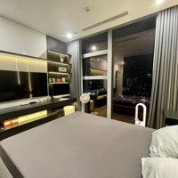 Tôi Cần Bán Căn 3N2W Tại Royal City. Diện Tích: 116M2. Sẵn Sổ, Full Nội Thất. Sẵn Slot Ô Tô. Giá: 9 Tỷ.