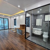 Phố Vip Trần Quang Diệu, Đống Đa. Nhà Xây Mới, Thang Máy, Cạnh Công Viên. 35M, 6 Tầng, 6.4 Tỷ