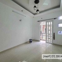 Cho Thuê Nhà Nguyên Căn 4 Phòng Ngủ 3 Vệ Sinh Ngay Cầu Nguyễn Văn Cừ, Rộng 150M2